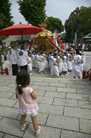 川渡り神幸祭、御神輿出御