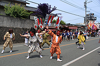 神輿を待ち受ける鬼神