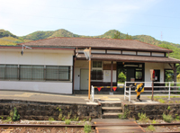 田舎のかおる駅舎 